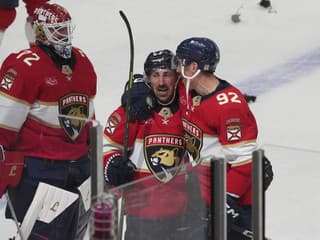 VIDEO Obhajca Stanley Cupu odvrátil proti Torontu pohromu, Winnipeg nedal šancu Dallasu