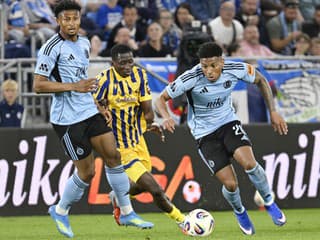 Titul je spečatený: Futbalisti Slovana vďaka tesnej výhre proti DAC oslavujú ďalší titul