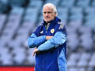 Prečo by sme nemohli prekvapiť? Tréner trpaslíka burcuje pred historickou účasťou na MS vo futbale