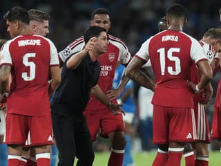 Z neporaziteľných sa stali nepozerateľní: Arsenal kritizujú aj klubové legendy… Horšie to byť nemohlo