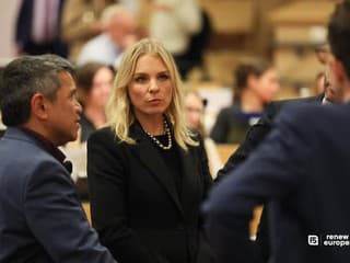 AI, ktorá „vyzlieka“ ženy a deti? Europoslankyňa bije na poplach a žiada okamžitý zásah