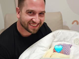 Napäté chvíle pri pôrode: Samo Tomeček šokoval detailmi aj výberom mena