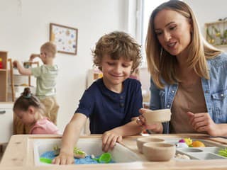 Počet detí s AUTIZMOM pribúda! Odborníci vysvetľujú, ČO je za tým