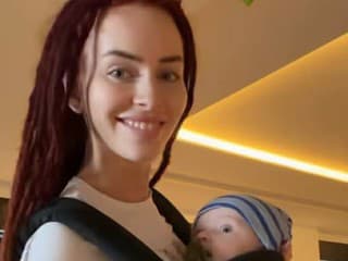 Ráchel Karnižová dala synčeka do nosiča a rupli jej nervy: Ženám takto vynadala!