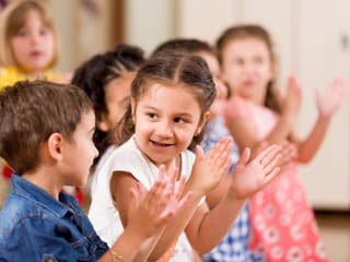 Montessori škôlka za stovky mesačne? Rodičia sa pustili do ostrej diskusie