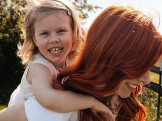 Influencerka pobavila fanúšikov: Make-up jej spravila 4-ročná dcéra!