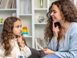 Neuveríte, aké jednoduché cvičenie dokáže dieťa konečne naučiť hlásku R! VIDEO
