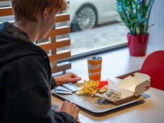 Aj maličkosť pomáha: Kúpte si náplasť v McDonald's a podporte rodiny vážne chorých detí