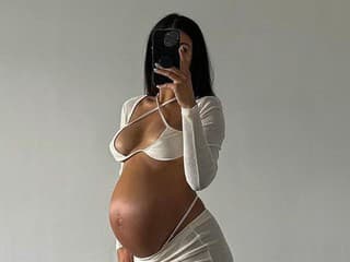 Známa kráska 6 dní po pôrode: Ukázala REALITU... Takto vyzerá jej postava!