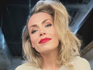 Mirka Partlová spieva so synčekom známu vianočnú pieseň: To je krása!