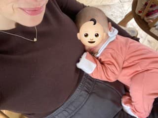 Hviezda obľúbeného seriálu tajila tehotenstvo: Už je dvojnásobnou mamou!