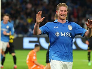 De Bruyne vystrelil body Neapolu, SSC však pláva v strede tabuľky. Obhajca titulu naďalej bez prehry