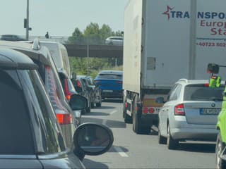Leto-neleto, Bratislava stojí. Cesta do centra trvá aj dvojnásobne dlho