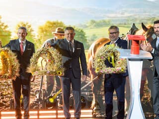 Vláda zasadá na nitrianskom Agrokomplexe. Na riešenie extrémneho sucha a drahých energií vyčlenila desiatky miliónov eur