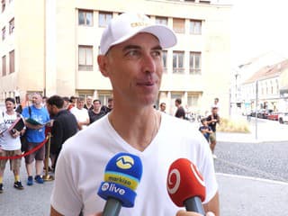 Prítomnosť hokejových legiend v Trenčíne prilákala mnohých. Zdeno Chára prežíva veľký deň