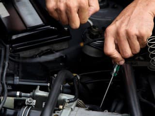 Auto zverila mechanikovi z Facebooku. Keď zistila, čo s ním urobil, zostala v šoku