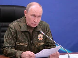 Putinovo Rusko má tak málo benzínu, že v Novosibirskej oblasti ľuďom radí nejazdiť autom. Firmy vyzýva na prácu z domu