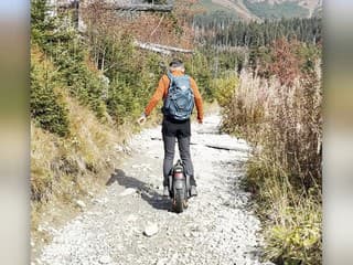 VIDEO: Kým neuvidíte, neuveríte. Do Tatier sa vybral nezvyčajným spôsobom, ostatní sa mu museli uhýbať