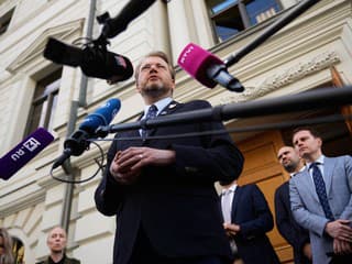 Keď volanie po mieri znamená extrémizmus. Z ruských volieb vyradili jedinú protivojnovú stranu
