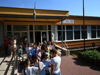 FOTO: Učiteľka Eva spomenula žiakom, čo má rada. Piataci ju na konci školského roka poriadne prekvapili