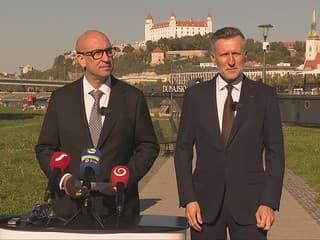 Prekvapivý obrat v primátorských voľbách v Bratislave. Jeden kandidát končí v prospech Ráža
