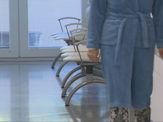 „Radšej vyšetrenie oželiem.“ Dôchodcu zaskočil 15-eurový poplatok. Nemocnica vysvetľuje, za čo je