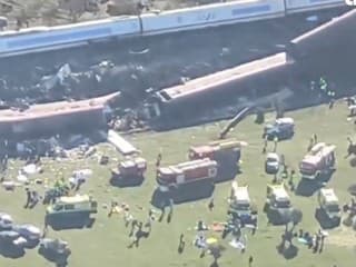 VIDEO: Zábery, z ktorých mrazí. Mŕtvych je už 50 ľudí, dron ukázal rozsah vlakovej tragédie v Španielsku