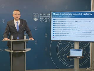 Slovensko si za posledný polrok finančne nepohoršilo, no ani nepolepšilo. Štát bude platiť čoraz viac za dlhy