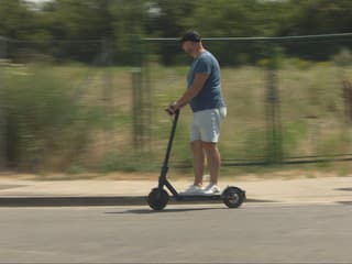Nové pravidlá pre elektrokolobežky na Slovensku: Niektoré už na cestu nebudú môcť vôbec