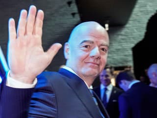 Bývalý popredný funkcionár vyzýva na odpor proti Infantinovi. Šéfa FIFA poháňa „túžba po moci a peniazoch“