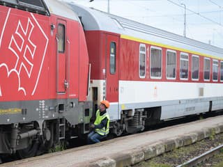 Vlakové spojenie medzi Bratislavou a Košicami sa zrýchli. Vypadnúť by však mala dôležitá zastávka