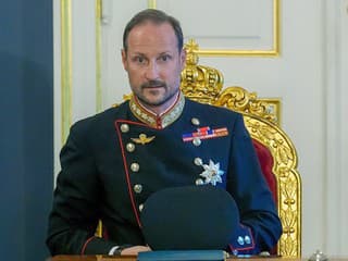 Nórsko má nového kráľa. Nástupca zosnulého Haralda prijal meno Haakon VIII.