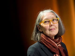 Nobelovu cenu za literatúru získala kanadská poetka Anne Carsonová