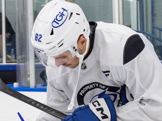Tampa Bay po ňom na drafte siahla prekvapivo vysoko. Slovenský obranca originálne podpísal kontrakt v NHL