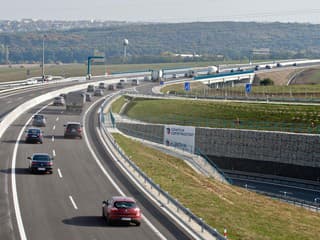 Slováci sa musia obaliť trpezlivosťou. Začínajú opravovať viaceré frekventované úseky