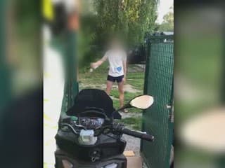 Dráma v Bratislave. Muž terorizuje rodinu už osem rokov, teraz na nich vytiahol sekeru