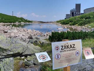 Tatry pritvrdzujú voči kúpaniu sa v plesách. Kontroly budú denné, pokuty tisícové
