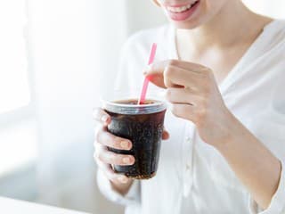 Jedna cola či limonáda denne? Vedci upozornili na znepokojivú súvislosť
