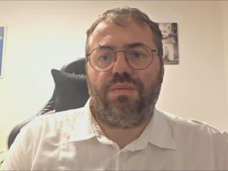 Z kúpaliska odniesli na rukách chlapca. Lekár vysvetľuje, prečo môžu byť deti viac ohrozené