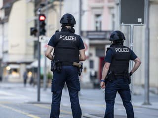 Streľba na párty vo Švajčiarsku: Ľudia si výstrely najprv pomýlili s ohňostrojom, potom zaznel krik
