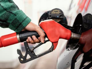 Chcete ušetriť na palive? Stačí na diaľnici zmeniť jednu vec, spotreba môže klesnúť o 23 percent