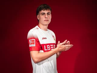 Záujem bol obrovský, Stuttgart spravil kľúčový ťah. Otec Lea Sauera exkluzívne o prestupe na prestížnu adresu (rozhovor)