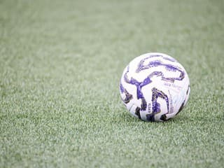 Neuveriteľný šok v Thajsku. Futbalista zomrel priamo na ihrisku po zásahu bleskom