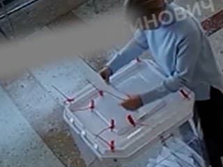 VIDEO: Zábery sú veľavravné. V ruských voľbách sa podľa analytikov mohla zmanipulovať asi tretina hlasov