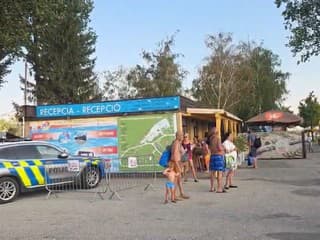 Po hromadnom priotrávení na kúpalisku rozvážali pacientov do štyroch nemocníc. Nikto nie je v ohrození života