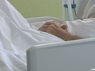 Pacienti sa v nemocniciach varia v horúčavách. Niekde ventilátory majú, no nesmú ich zapnúť