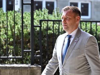 „Stavte svoj majetok, že Kuffa minister nebude.“ Taraba odmietol, že by v najbližšej dobe opustil ministerské kreslo