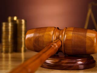 Dukát v hodnote trojizbového bytu v Bratislave, päťkorunáčka v cene nemeckého auta. Na aukcii padali astronomické sumy