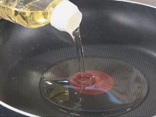 Olej z vysmážania nedávajte do drezu. Za použitý dostanete odmenu
