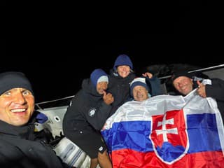 Postavil sa jednej z najťažších plaveckých výziev. Slovák zdolal La Manche za 16 a pol hodiny